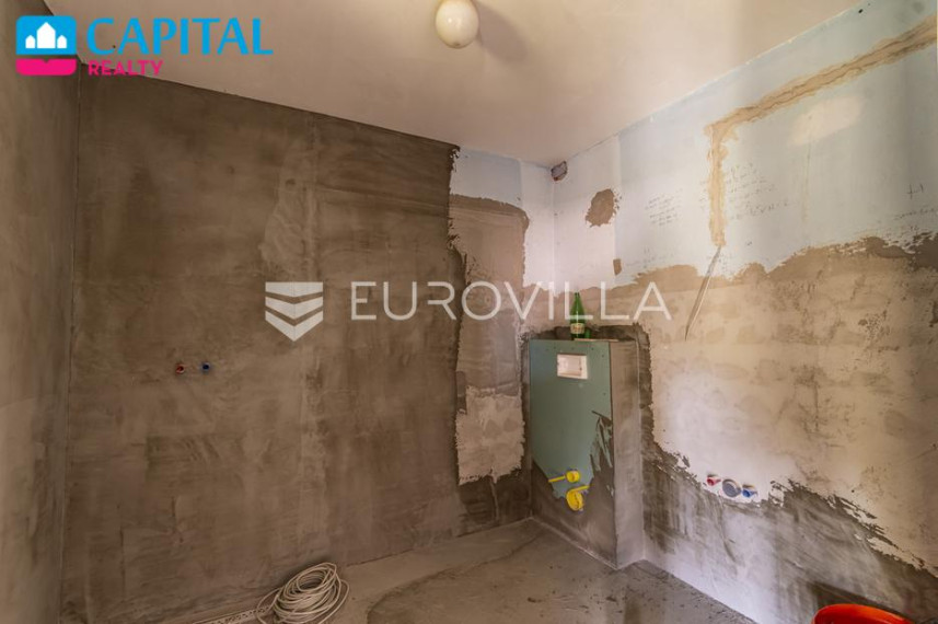 Parduodamas namas Ulica Halić 246 , 170.00 kv.m ploto, 2 aukštai 12