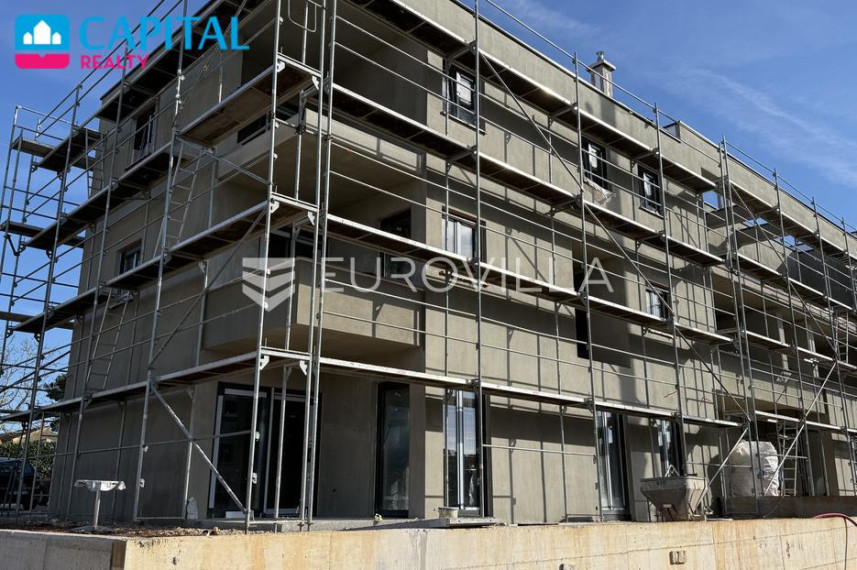 Parduodamas butas Ulica Marsovog polja 10 , 123.00 kv.m ploto, 3 kambariai 1