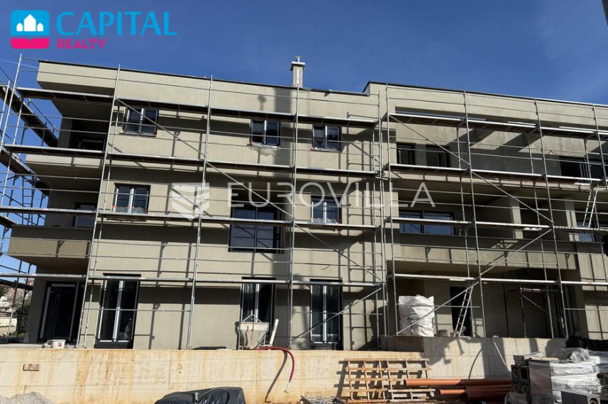 Parduodamas butas Ulica Marsovog polja 10 , 123.00 kv.m ploto, 3 kambariai 2
