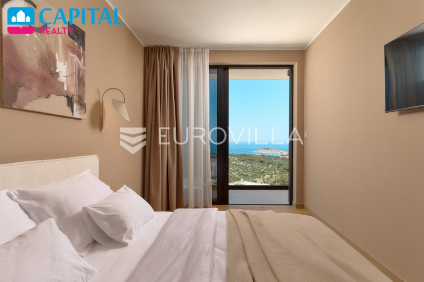 Parduodamas namas Rudina Biskupa Josipa Arnerica 5 , 559.97 kv.m ploto, 3 aukštai 33