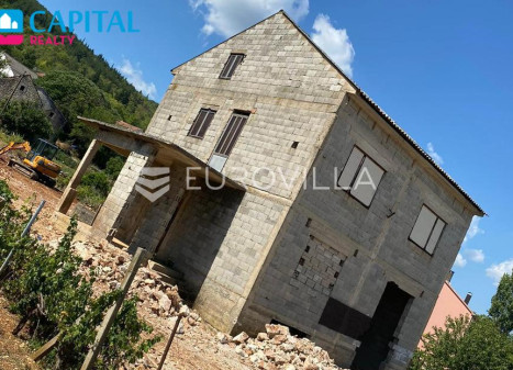 Parduodamas namas Sv.Lovre 76 , 100.00 kv.m ploto, 3 aukštai