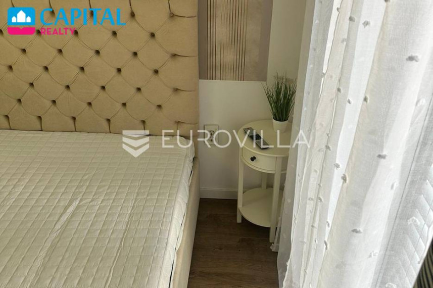 Parduodamas namas Jastrebarska ulica 3 , 270.00 kv.m ploto, 1 aukštai 20
