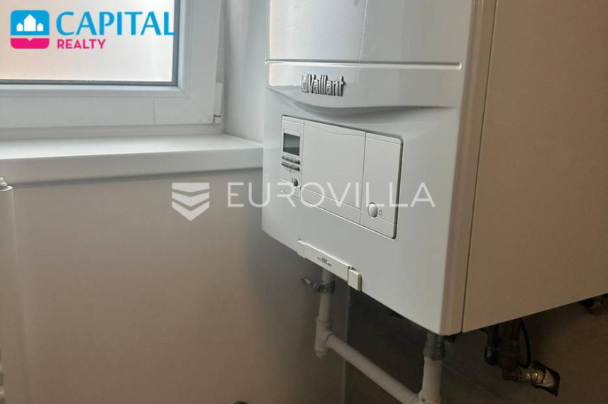 Parduodamas namas Jastrebarska ulica 3 , 270.00 kv.m ploto, 1 aukštai 23