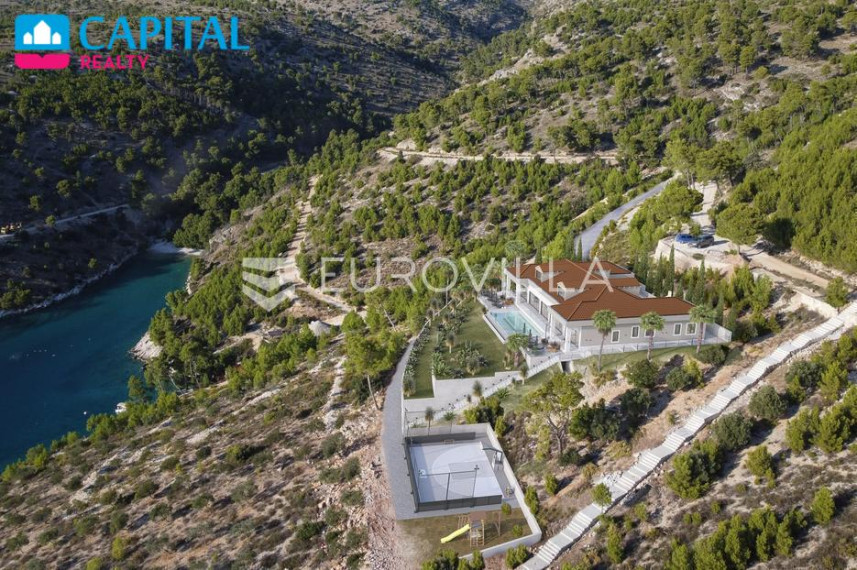 Parduodamas namas Njivica 8 , 1200.00 kv.m ploto, 2 aukštai 8