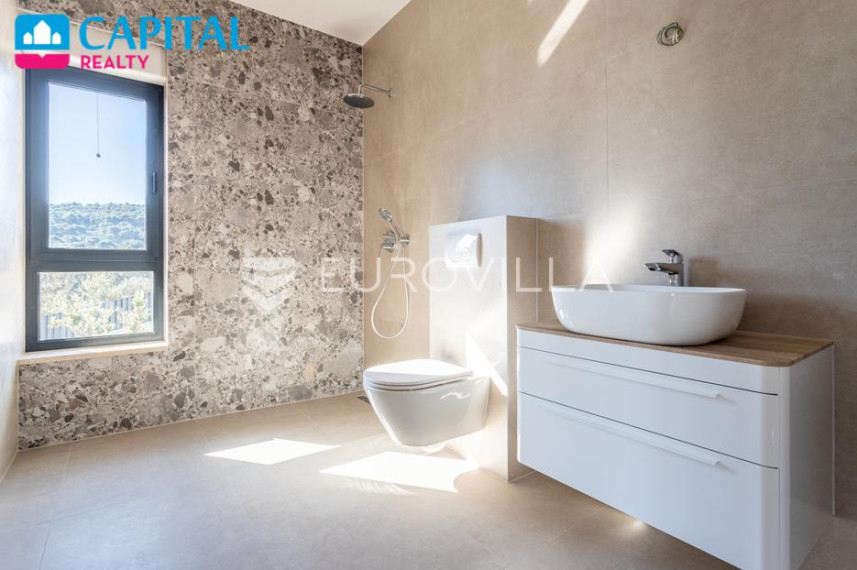 Parduodamas namas Obala Petra Krešimira IV 4 , 328.41 kv.m ploto, 3 aukštai 11