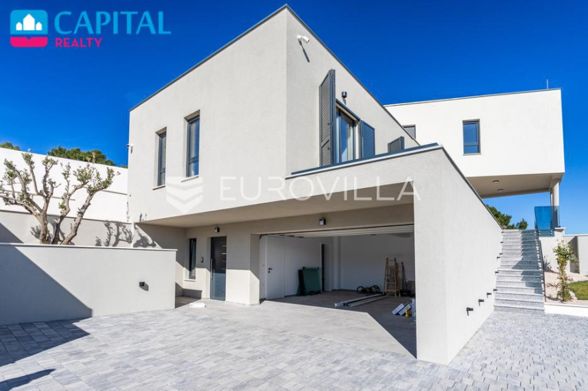 Parduodamas namas Obala Petra Krešimira IV 4 , 328.41 kv.m ploto, 3 aukštai 33