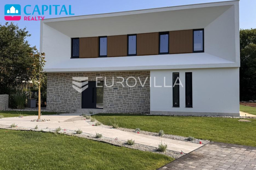 Parduodamas namas 253.07 kv.m ploto, 2 aukštai 42