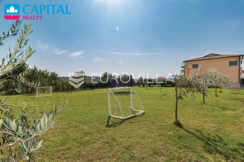 Parduodamas namas Tomasinijeva ulica 15 , 460.00 kv.m ploto, 2 aukštai 2