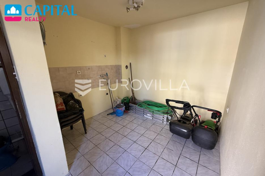 Parduodamas namas Plivska ulica 29 , 290.00 kv.m ploto, 3 aukštai 31