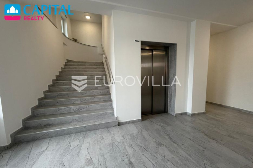 Parduodamas butas Ulica Ivana Pavla II 2 , 209.82 kv.m ploto, 3 kambariai 22