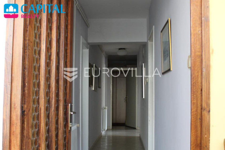 Parduodamas namas Trg kralja Tomislava 16 , 350.00 kv.m ploto, 2 aukštai 18