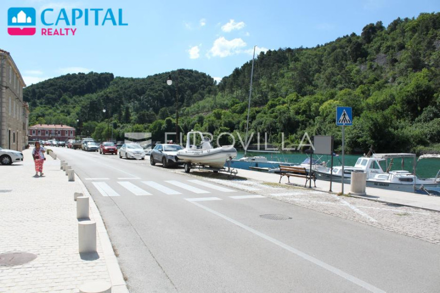 Parduodamas namas Borisa Anzulovića 1 , 279.00 kv.m ploto, 3 aukštai 30
