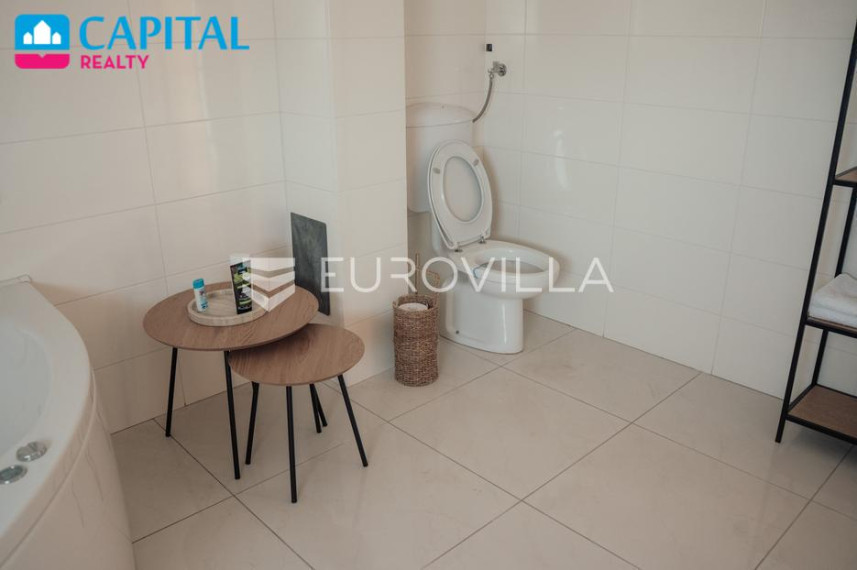 Parduodamas namas Trg Nikole Tesle 3 , 1463.00 kv.m ploto, 3 aukštai 23