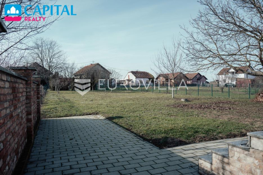 Parduodamas namas Trg Nikole Tesle 3 , 1463.00 kv.m ploto, 3 aukštai 33