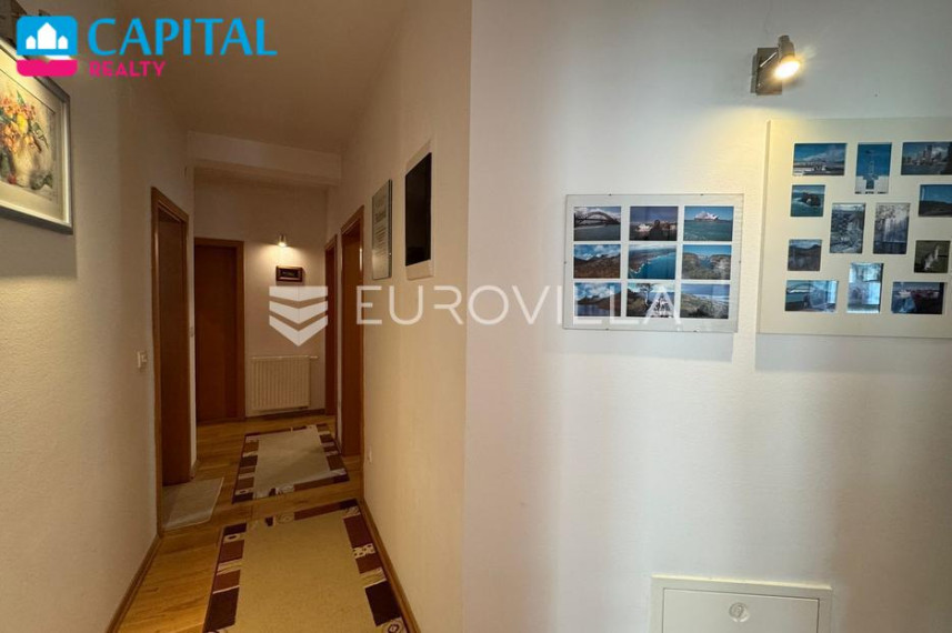 Parduodamas namas Frankopanska ulica 5 , 315.02 kv.m ploto, 1 aukštai 21