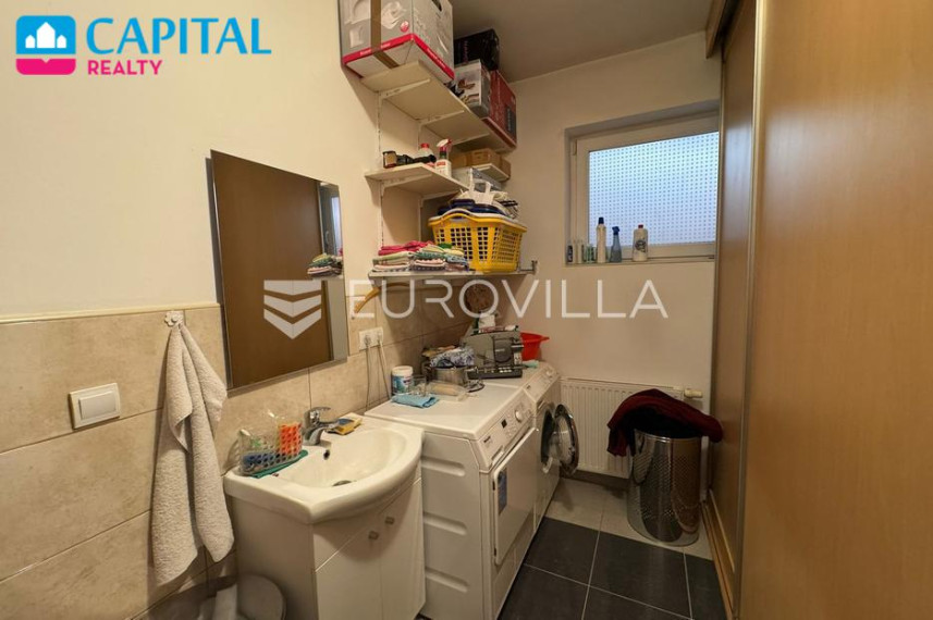 Parduodamas namas Frankopanska ulica 5 , 315.02 kv.m ploto, 1 aukštai 28