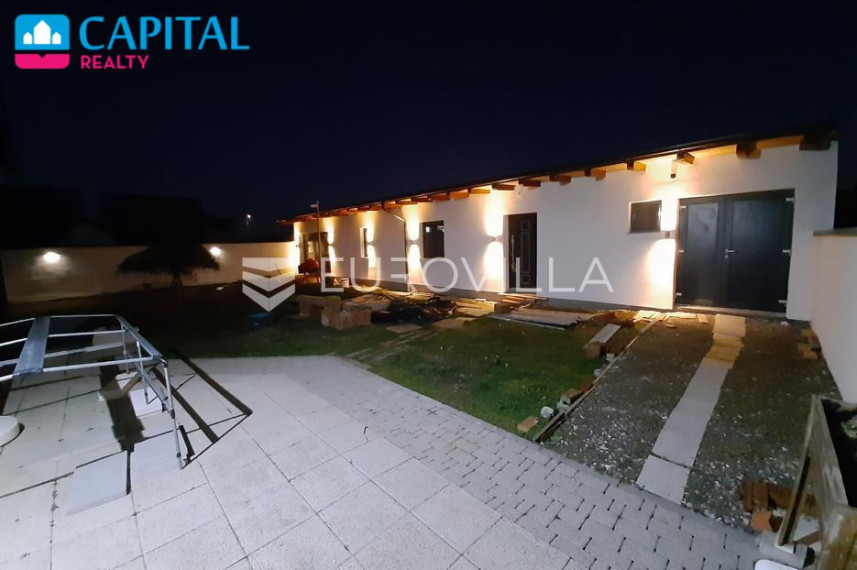 Parduodamas namas Frankopanska ulica 5 , 315.02 kv.m ploto, 1 aukštai 30