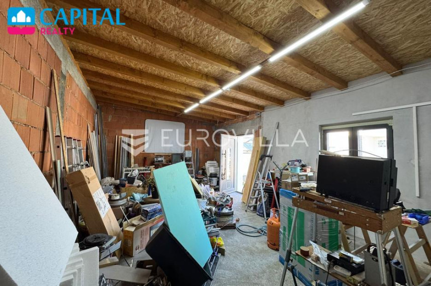Parduodamas namas Frankopanska ulica 5 , 315.02 kv.m ploto, 1 aukštai 32