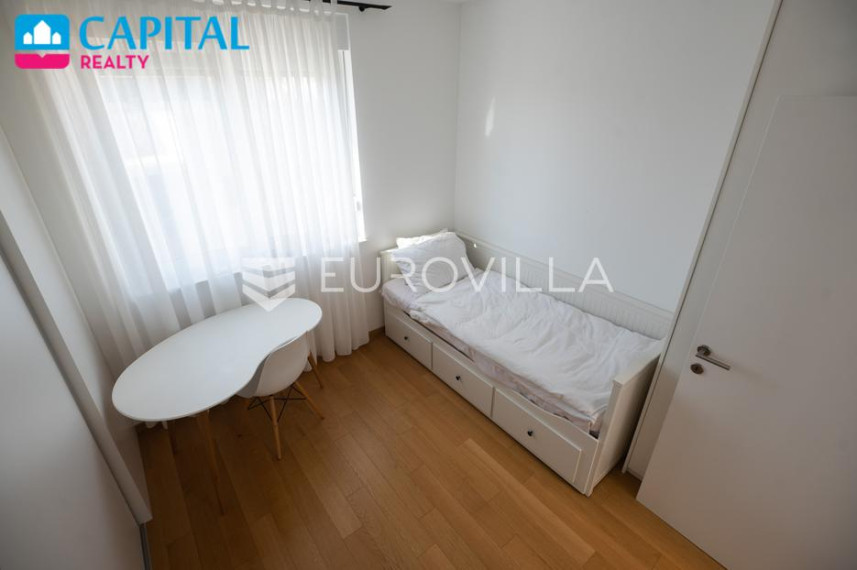 Parduodamas butas Ulica Tina Ujevića 32 , 137.26 kv.m ploto, 3 kambariai 35