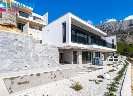 Parduodamas namas Put Borića 37 , 234.34 kv.m ploto, 2 aukštai