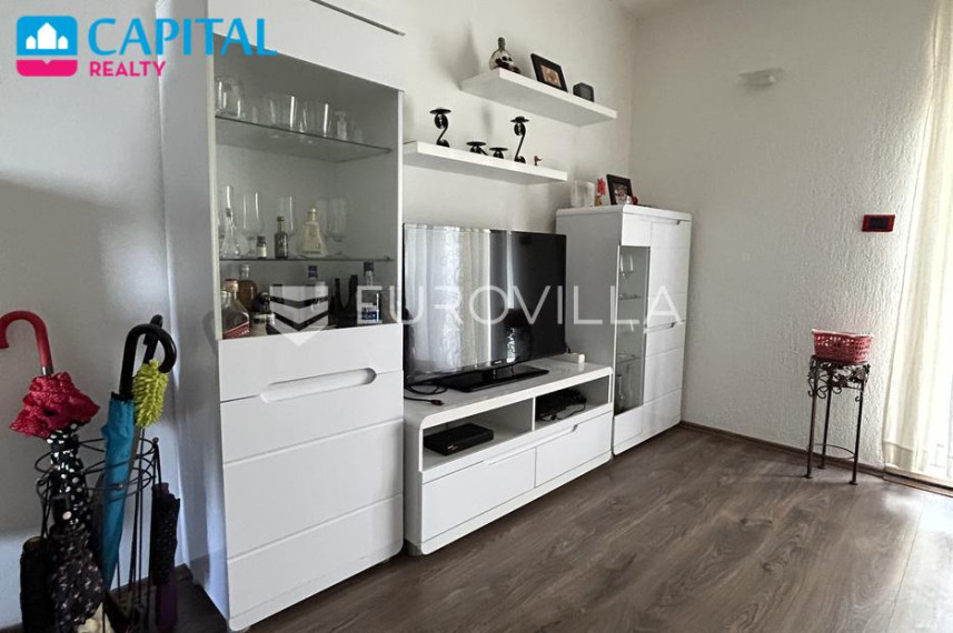 Parduodamas butas Ulica Marsovog polja 10 , 66.25 kv.m ploto, 2 kambariai 5