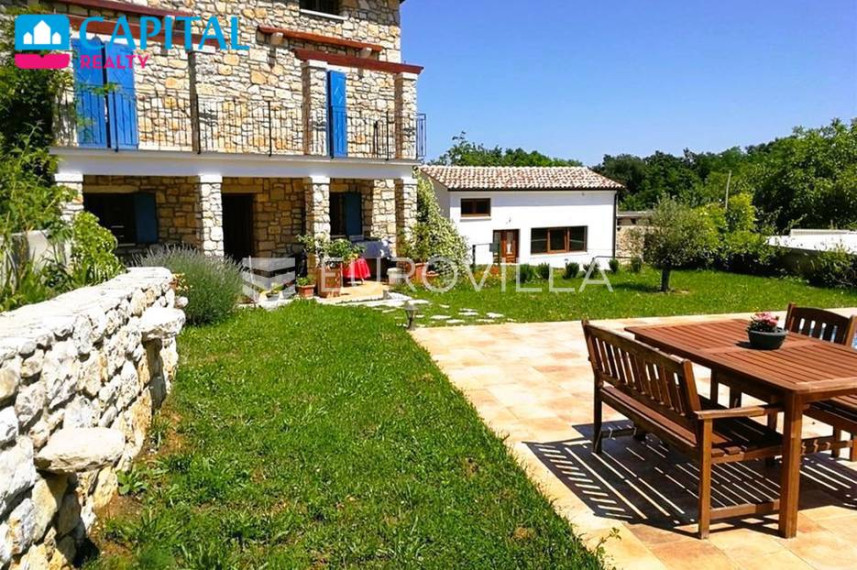 Parduodamas namas Lukići 38A , 275.00 kv.m ploto, 3 aukštai 1