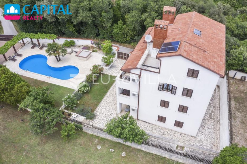 Parduodamas namas Strane 58 , 459.75 kv.m ploto, 4 aukštai 6
