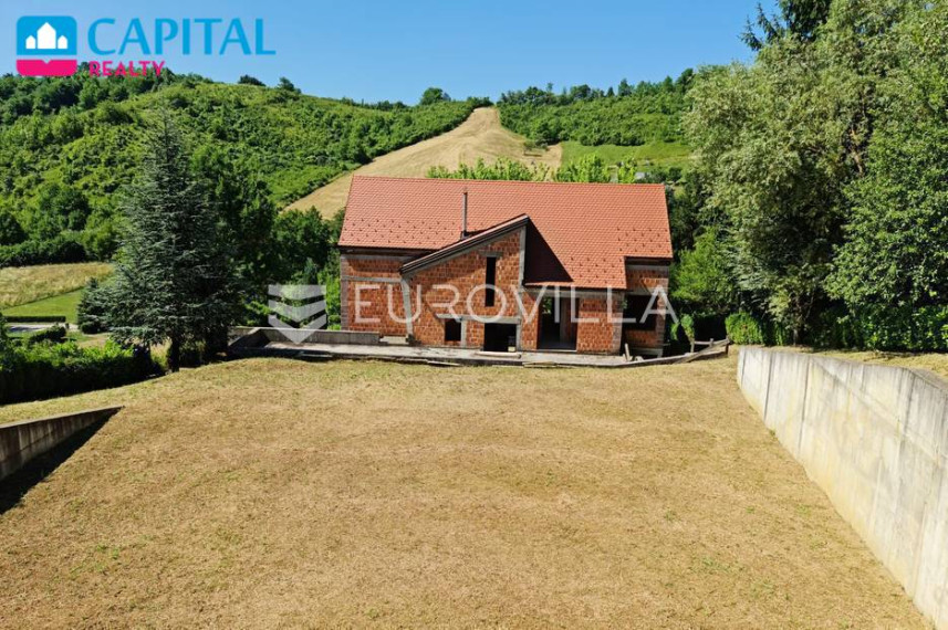 Parduodamas namas Srebrnjak 21b , 400.00 kv.m ploto, 3 aukštai 4