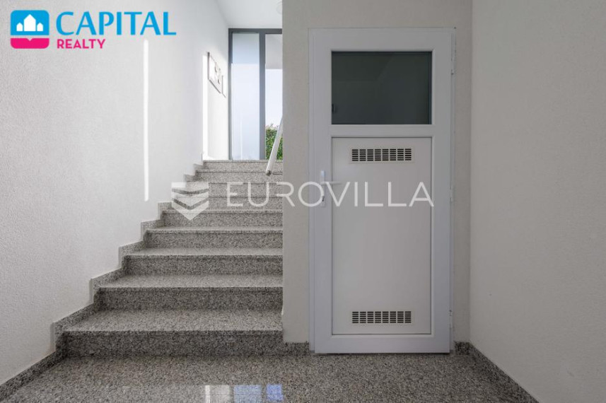 Parduodamas butas Glavica 43 , 85.00 kv.m ploto, 2 kambariai 23