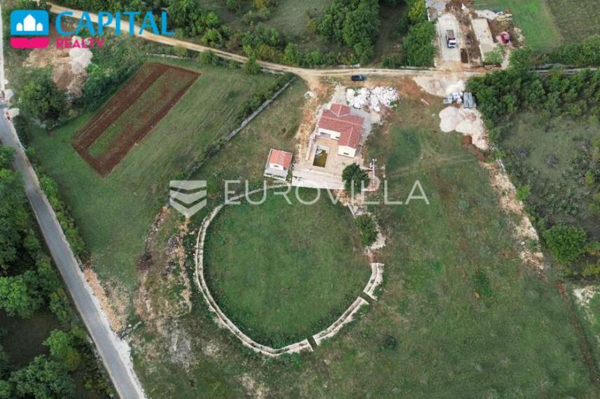 Parduodamas namas 190.00 kv.m ploto, 2 aukštai 11