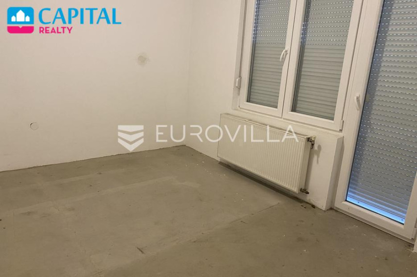 Parduodamas namas Bilogorska ulica 32 , 220.00 kv.m ploto, 3 aukštai 12