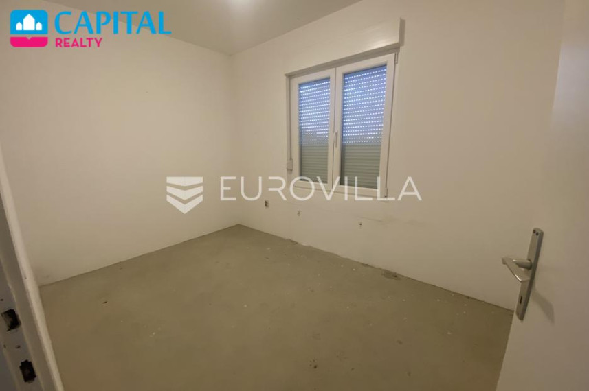 Parduodamas namas Bilogorska ulica 32 , 220.00 kv.m ploto, 3 aukštai 16