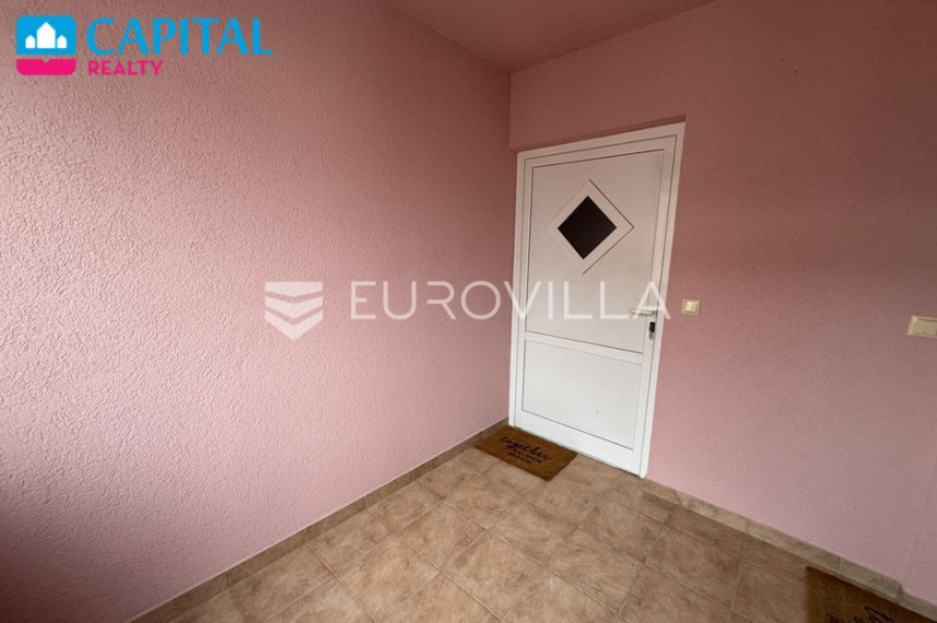 Parduodamas namas Ulica Jurja Dalmatinca 26 , 580.00 kv.m ploto, 3 aukštai 15