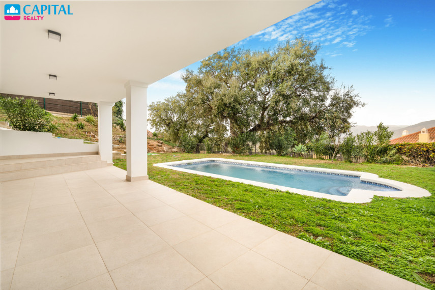 Parduodamas namas Calle Madrid , 390.00 kv.m ploto,  Floors 3
