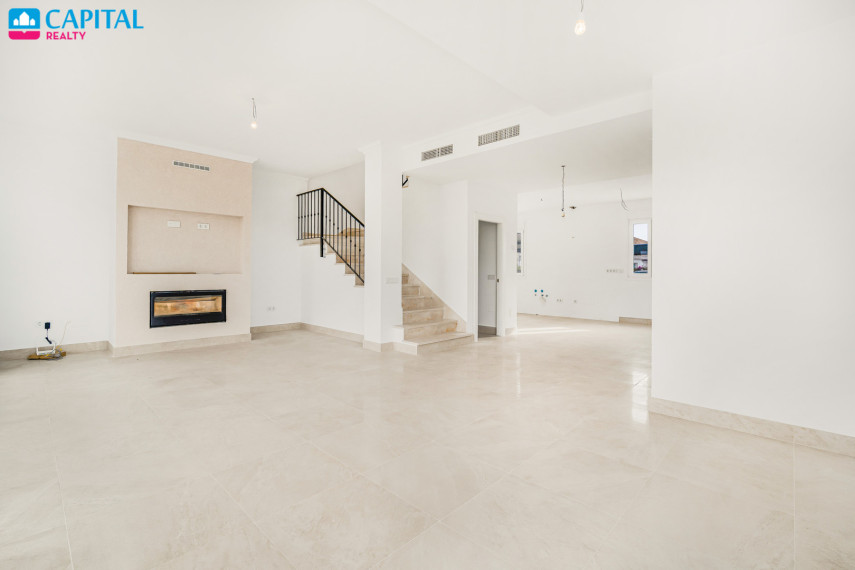 Parduodamas namas Calle Madrid , 390.00 kv.m ploto,  Floors 13