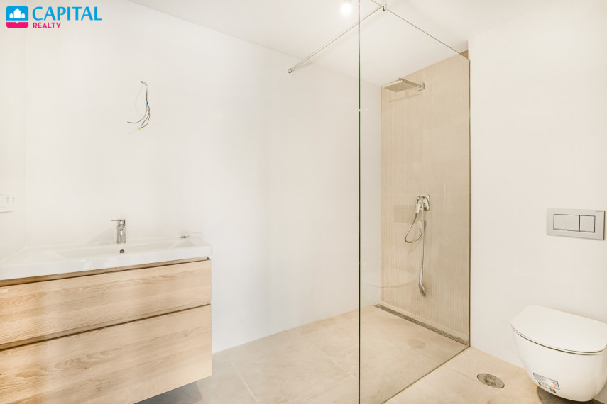 Parduodamas namas Calle Madrid , 390.00 kv.m ploto,  Floors 15