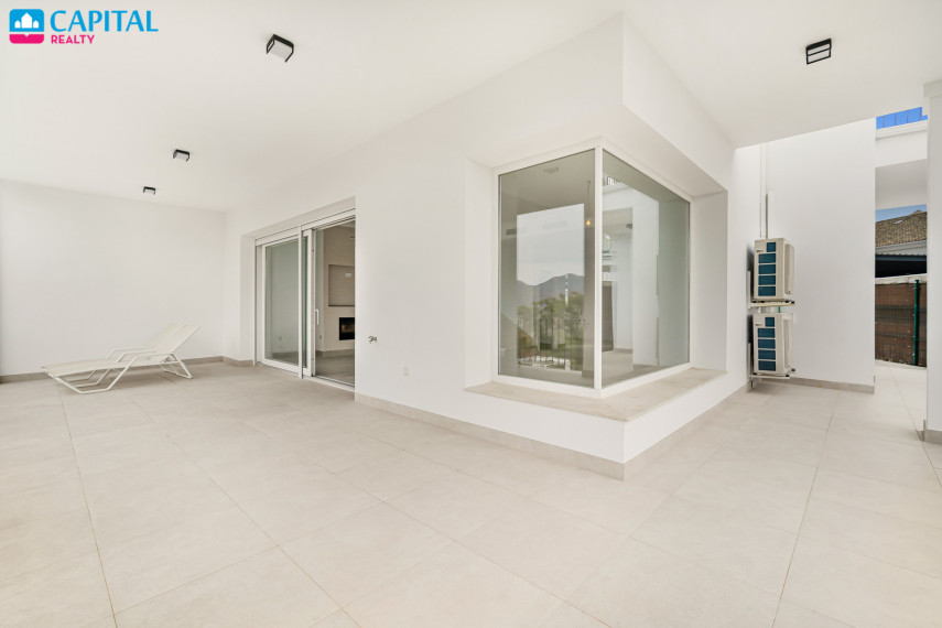 Parduodamas namas Calle Madrid , 390.00 kv.m ploto,  Floors 21