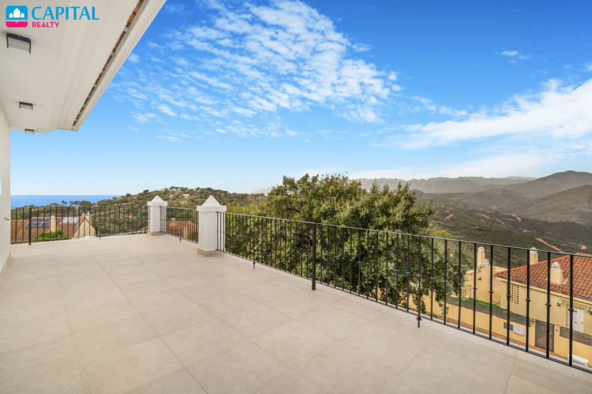 Parduodamas namas Calle Madrid , 390.00 kv.m ploto,  Floors 28