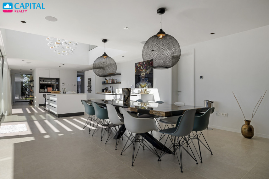 Parduodamas namas Calle Paris 9 , 407.00 kv.m ploto,  Floors 6