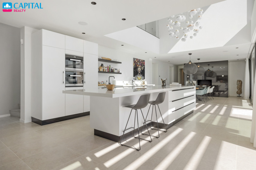 Parduodamas namas Calle Paris 9 , 407.00 kv.m ploto,  Floors 7