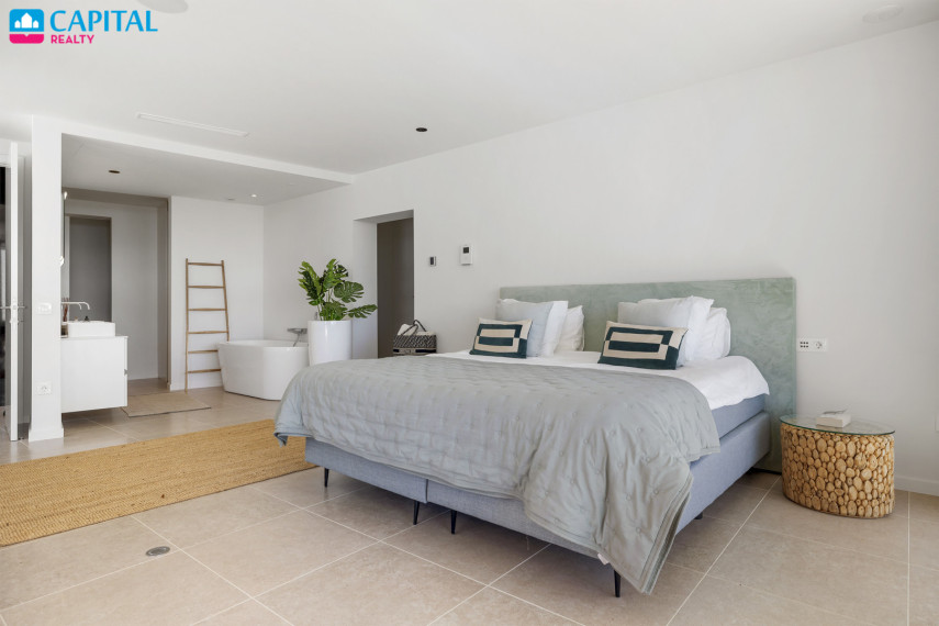 Parduodamas namas Calle Paris 9 , 407.00 kv.m ploto,  Floors 13