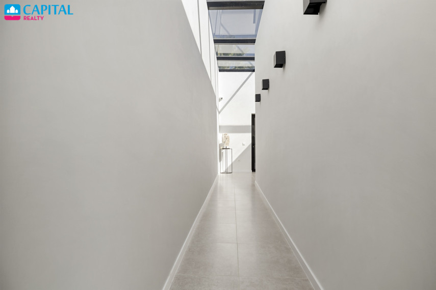 Parduodamas namas Calle Paris 9 , 407.00 kv.m ploto,  Floors 26
