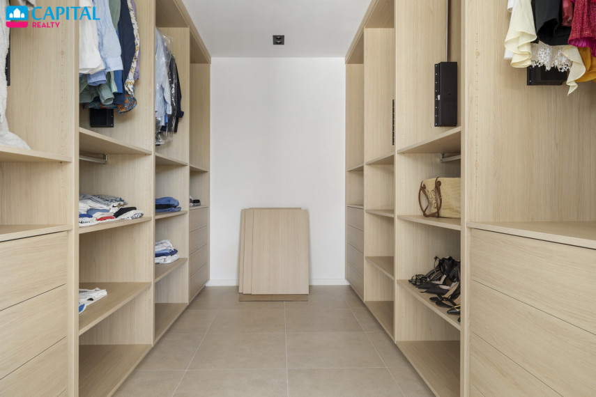Parduodamas namas Calle Paris 9 , 407.00 kv.m ploto,  Floors 30