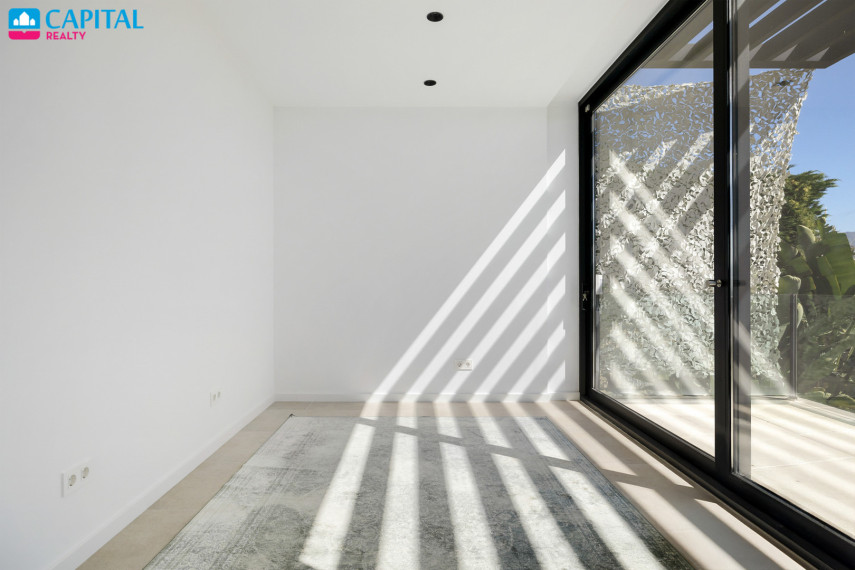 Parduodamas namas Calle Paris 9 , 407.00 kv.m ploto,  Floors 33