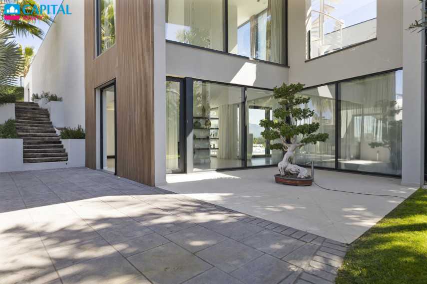 Parduodamas namas Calle Paris 9 , 407.00 kv.m ploto,  Floors 34