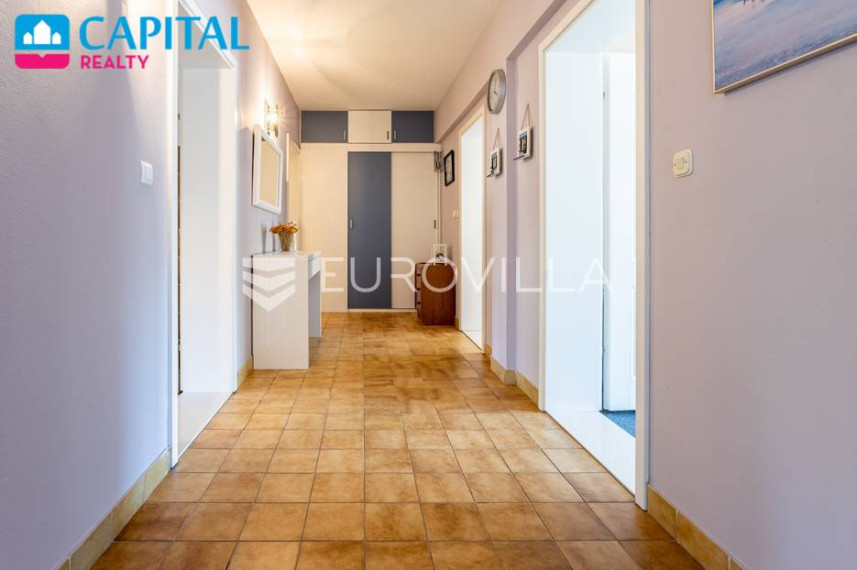 Parduodamas namas Ulica Ivana Mažuranića 7 , 501.49 kv.m ploto, 3 aukštai 30