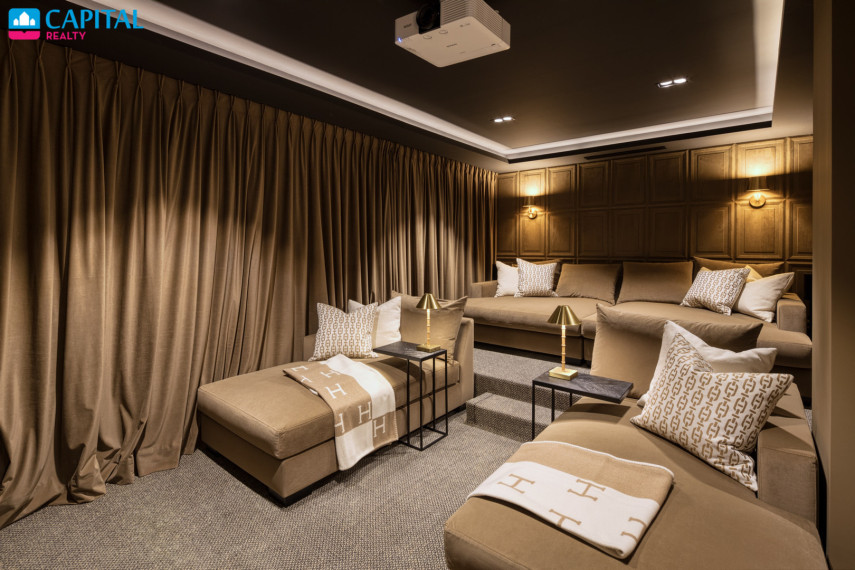 Parduodamas namas Calle Londres S/N , 1636.00 kv.m ploto,  Floors 23