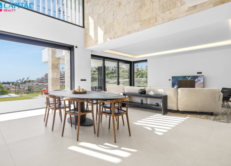 Parduodamas namas Calle Paris 9 , 573.00 kv.m ploto,  Floors
