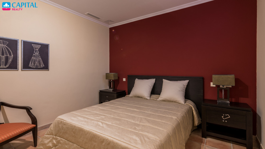 Parduodamas namas Calle Paris 9 , 530.00 kv.m ploto,  Floors 22
