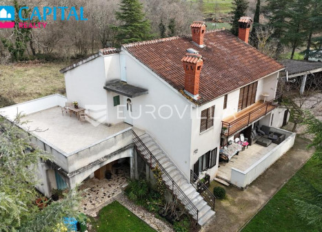 Parduodamas namas 212.00 kv.m ploto, 2 aukštai Parduodamas namas 212.00 kv.m ploto, 2 aukštai
